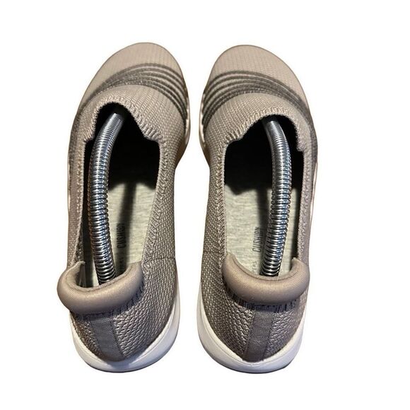 Clarks Adella CloudSteppers Womens Slip On Comfort Sneaker Shoe Tan Gray 9.5 - Picture 7 of 11